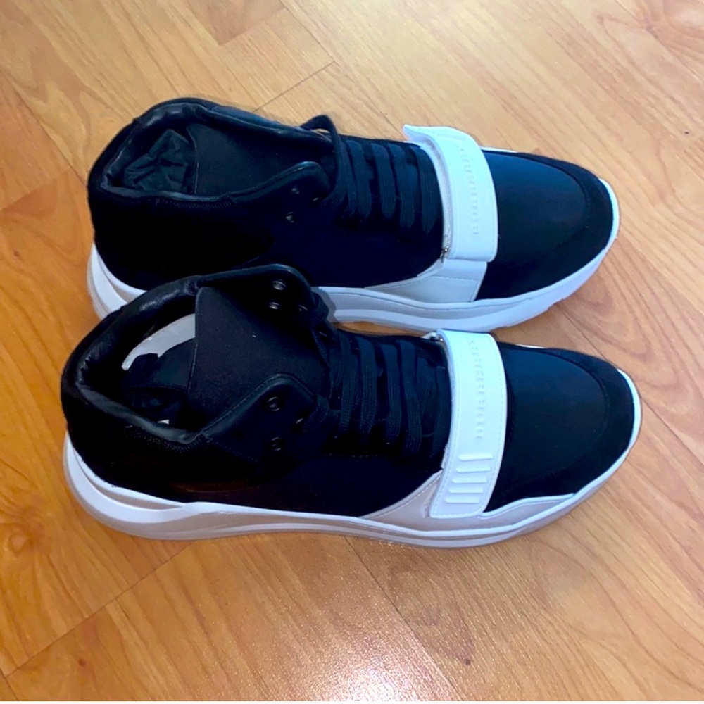 Burberry Regis